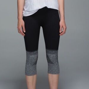 Lululemon Seamlessly Street Crop Heathered Black Size 8‎